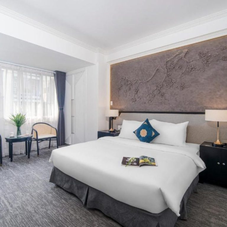 Modern Hotel Room