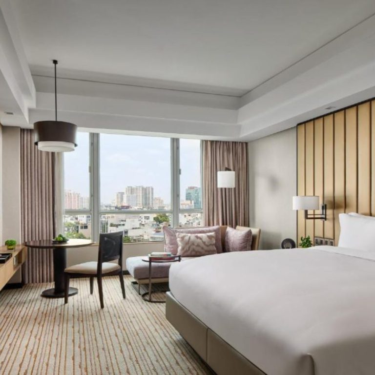 Luxurious Hotel Room